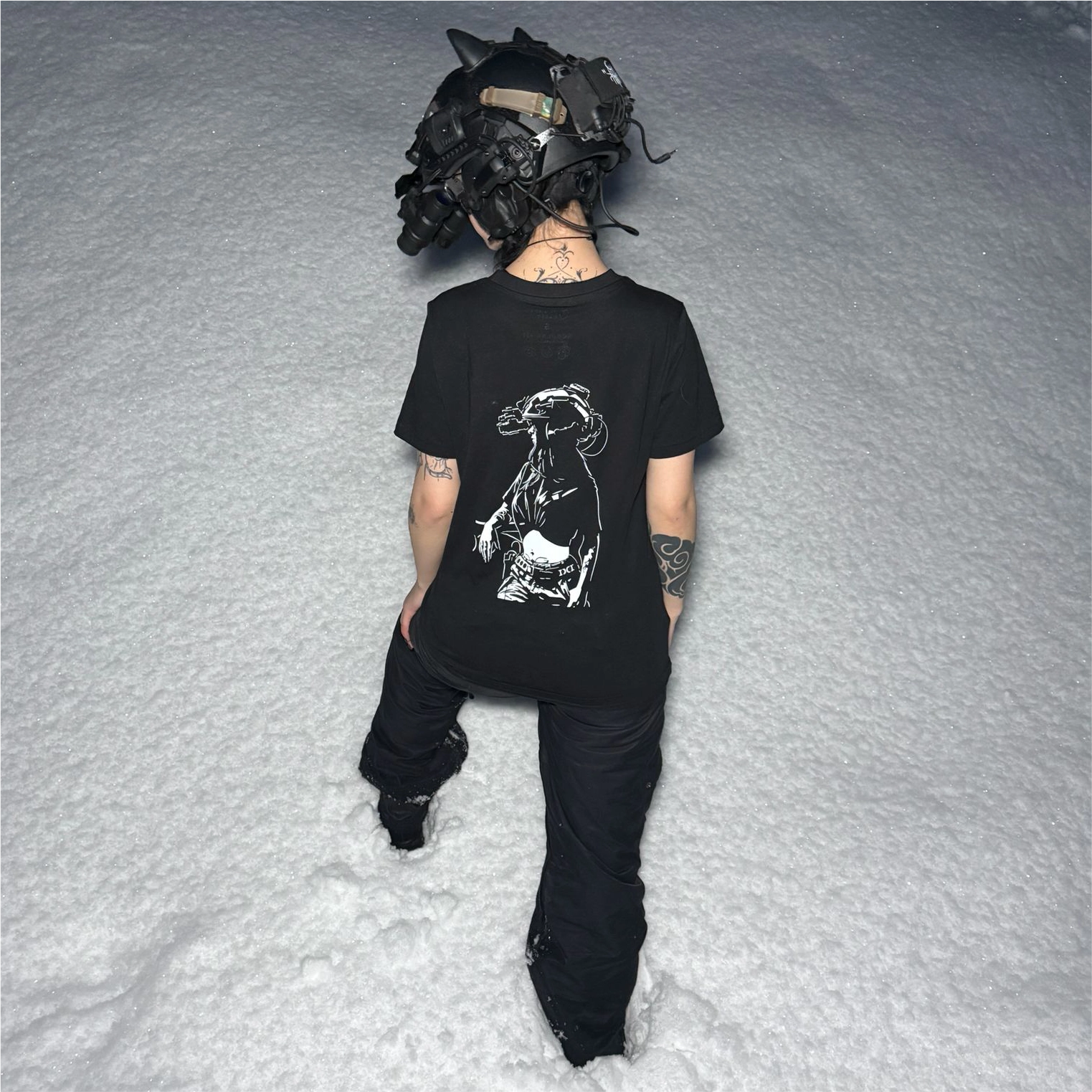 Sweatshirt back in snow